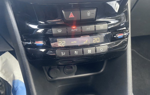 peugeot-208-affaire-1-2-puretech-82ch-s-s-premium-pack-euro6c - 945354713