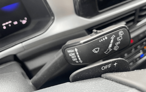 volkswagen-t-roc-1-5-tsi-evo2-150ch-life-plus-dsg7 - 945864713