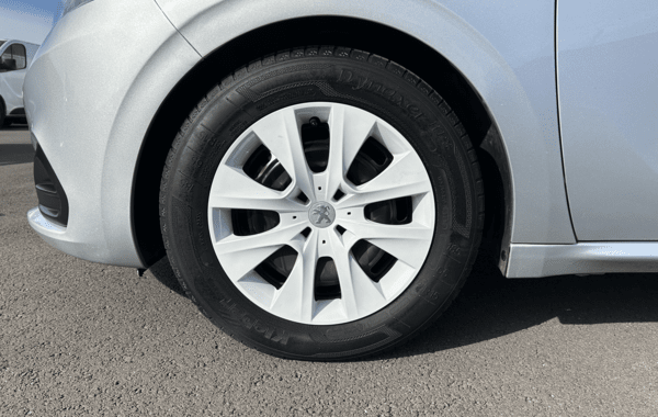 peugeot-208-1-2-puretech-68ch-like-5p - 946094713