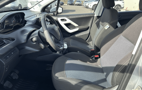 peugeot-208-1-2-puretech-68ch-like-5p - 946094713