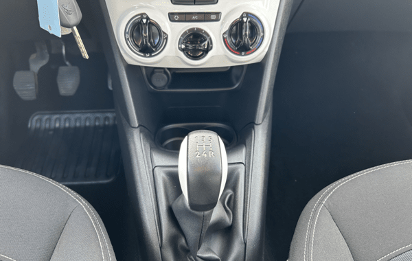 peugeot-208-1-2-puretech-68ch-like-5p - 946094713