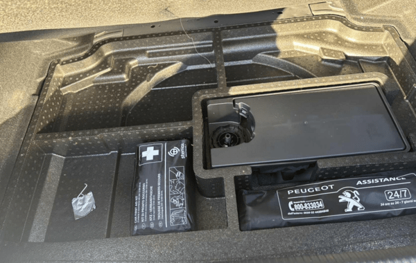 peugeot-308-1-5-bluehdi-130ch-s-s-allure-pack-eat8 - 946864713