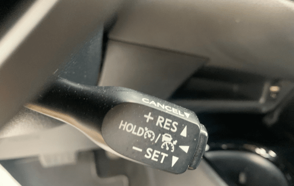 toyota-c-hr-122h-graphic-2wd-e-cvt - 947914713