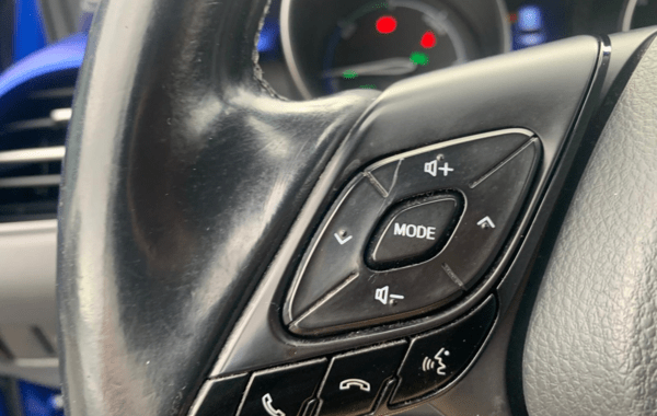 toyota-c-hr-122h-graphic-2wd-e-cvt - 947914713