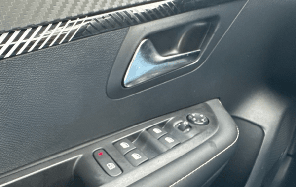 peugeot-208-1-2-hybrid-145ch-allure-e-dcs6 - 948244713