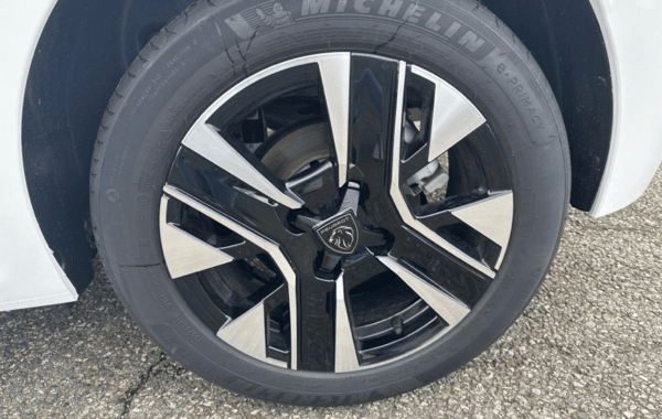 peugeot-208-1-2-hybrid-145ch-allure-e-dcs6 - 948244713