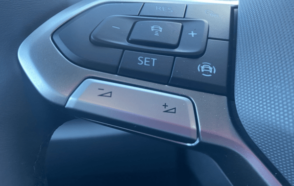 volkswagen-t-roc-1-5-tsi-evo2-150ch-life-plus-dsg7 - 948684713