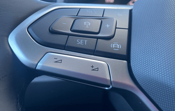 volkswagen-t-roc-1-5-tsi-evo2-150ch-life-plus-dsg7 - 948704713