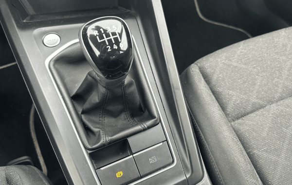 volkswagen-golf-viii-1-5-tsi-act-opf-130ch-life-1st - 949214713