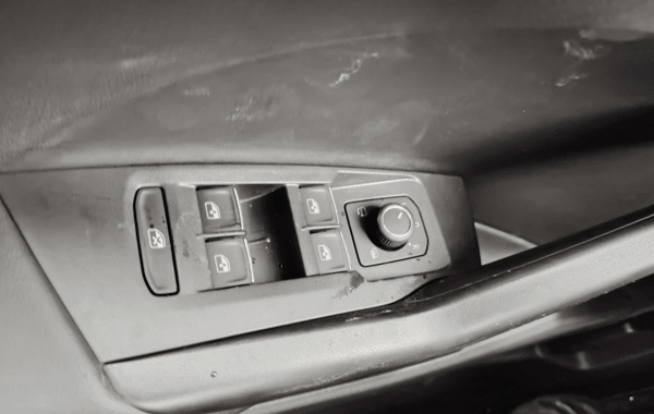 volkswagen-t-cross-1-0-tsi-116ch-r-line-edition-dsg7 - 952044713