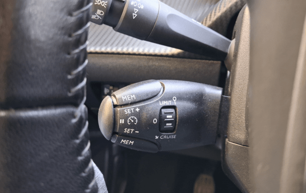 peugeot-2008-1-5-bluehdi-110ch-s-s-allure-pack - 952934713