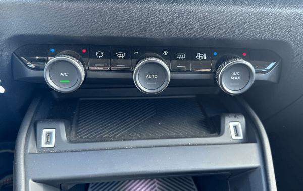 citroen-c4-bluehdi-130ch-s-s-feel-pack-eat8-120g - 953184713