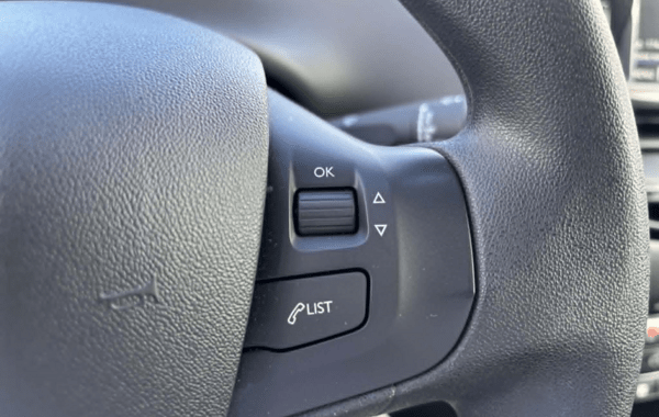 peugeot-208-affaire-1-2-puretech-82ch-s-s-premium-euro6c - 953844713