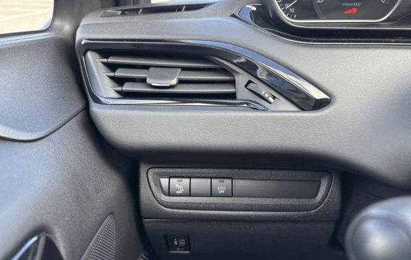 peugeot-208-affaire-1-2-puretech-82ch-s-s-premium-euro6c - 953844713
