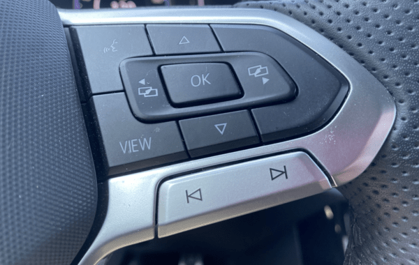 volkswagen-t-roc-1-5-tsi-evo2-150ch-r-line-dsg7 - 954474713