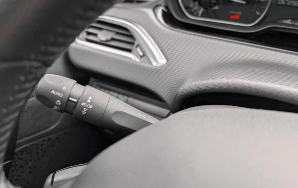 peugeot-2008-1-2-130ch-e6-c-signature-s-s-eat6-6cv - 954644713
