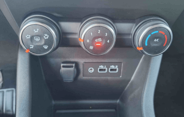 renault-clio-v-1-5-dci-100ch-evolution-25 - 955574713