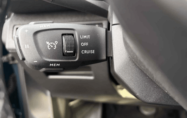 peugeot-3008-1-5-bluehdi-130ch-s-s-allure-eat8 - 955774713