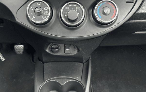 toyota-yaris-100-vvt-i-france-3p - 955854713