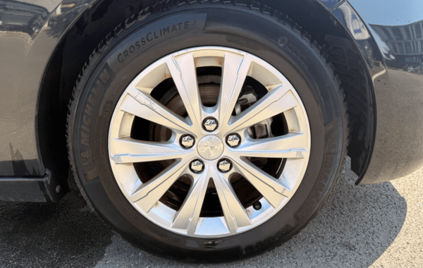 peugeot-308-1-2-puretech-110ch-e6-c-s-s-style - 956914713