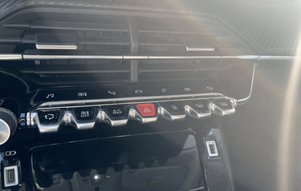 peugeot-2008-1-2-puretech-130ch-s-s-allure - 957804713