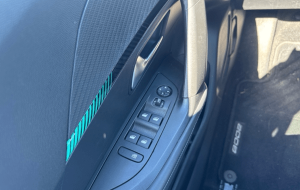 peugeot-2008-1-5-bluehdi-130ch-s-s-allure-eat8 - 958024713