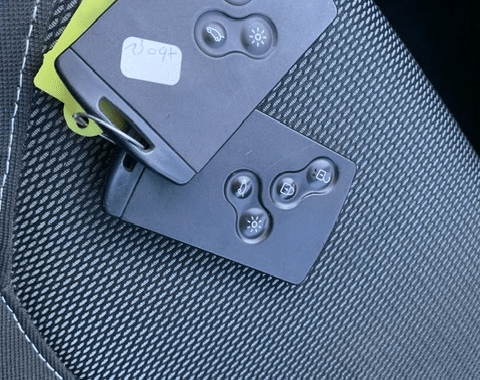 renault-clio-iv-estate-0-9-tce-90ch-energy-zen-eco2 - 958254713