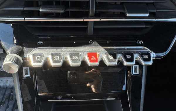 peugeot-2008-1-2-hybrid-145ch-allure-e-dcs6 - 959354713