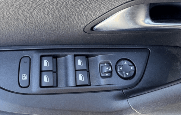 peugeot-2008-1-2-hybrid-145ch-allure-e-dcs6 - 959424713