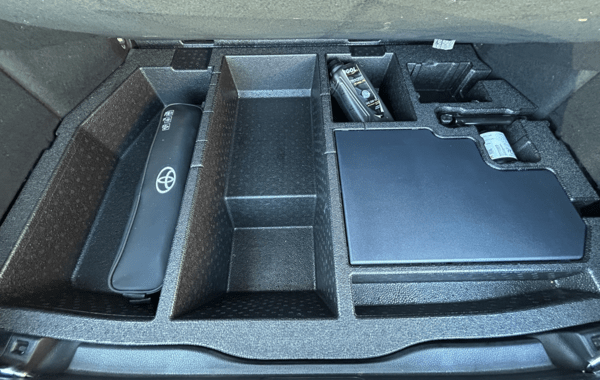 toyota-c-hr-184h-edition-2wd-e-cvt-my22 - 960774713