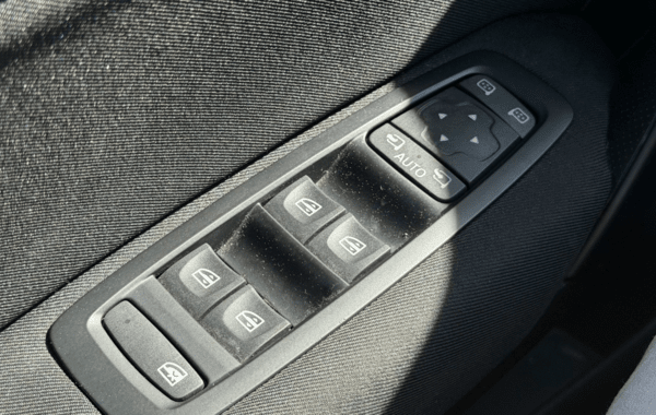 renault-megane-iv-1-5-blue-dci-115ch-evolution-edc-23 - 963464713