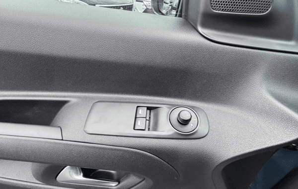 citroen-berlingo-m-1-5-bluehdi-100ch-s-s-plus-5-places-n1 - 967264713