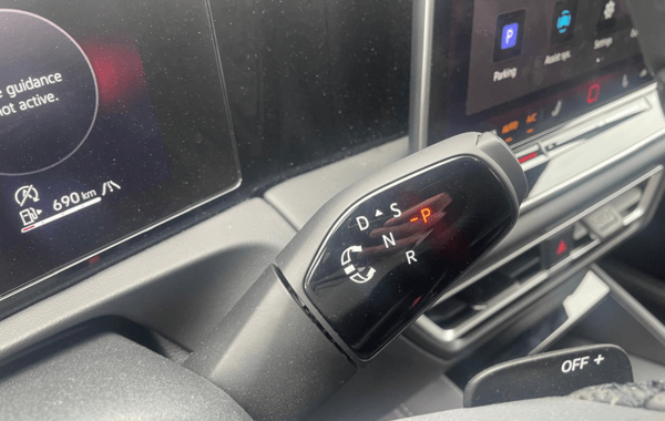 volkswagen-tiguan-2-0-tdi-150ch-r-line-dsg7 - 968574713
