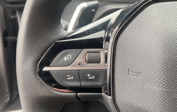 peugeot-208-1-2-hybrid-110ch-allure-e-dcs6 - 969854713