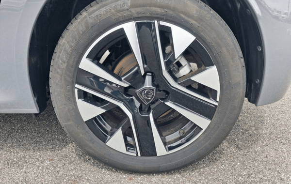 peugeot-208-1-2-hybrid-110ch-allure-e-dcs6 - 969904713