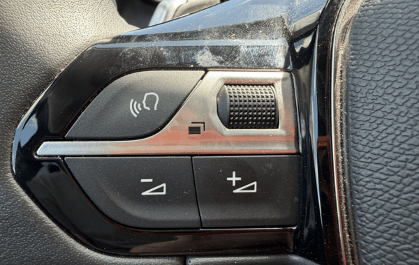 peugeot-208-1-2-hybrid-110ch-allure-e-dcs6 - 969934713