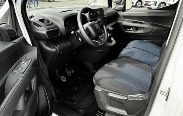 toyota-proace-city-medium-100-d-4d-dynamic - 970344713