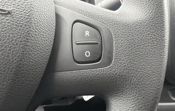 nissan-nv300-fg-l1h1-2t8-2-0-dci-120ch-made-in-france - 973334713