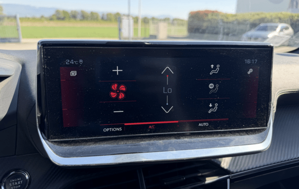 peugeot-208-1-2-100ch-s-s-gt-line-eat8 - 973534713