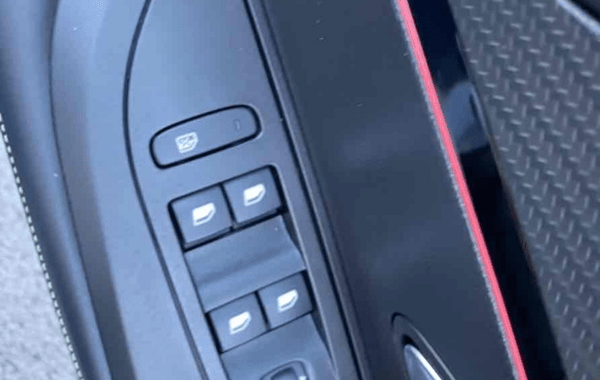 peugeot-2008-1-2-puretech-130ch-s-s-gt-eat8 - 973954713