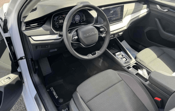 skoda-octavia-combi-2-0-tdi-scr-150ch-selection-dsg7 - 974164713