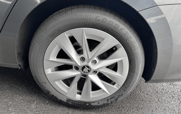 skoda-octavia-combi-2-0-tdi-scr-150ch-selection-dsg7 - 974194713