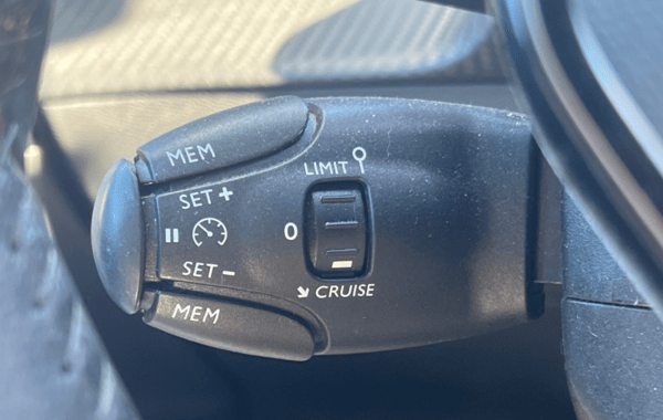 peugeot-2008-1-2-puretech-130ch-s-s-allure-pack-eat8 - 974584713