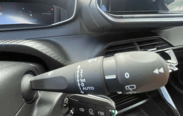 peugeot-208-1-2-hybrid-110ch-allure-e-dcs6 - 974684713