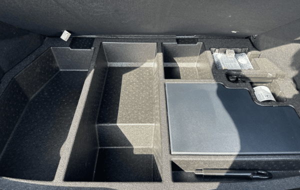 toyota-c-hr-184h-edition-2wd-e-cvt-my20 - 974934713