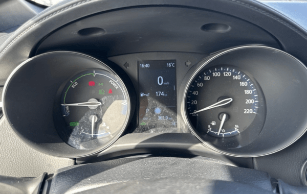 toyota-c-hr-184h-edition-2wd-e-cvt-my20 - 974934713