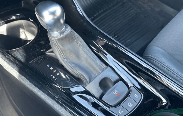 toyota-c-hr-184h-edition-2wd-e-cvt-my20 - 974934713