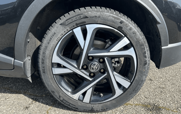 toyota-c-hr-184h-edition-2wd-e-cvt-my20 - 974934713