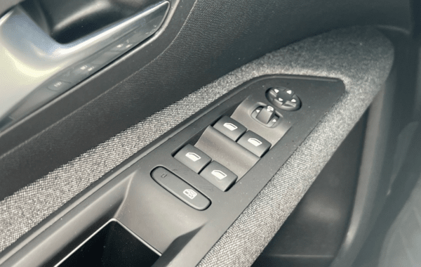 peugeot-3008-1-2-puretech-130ch-s-s-active-pack - 976454713