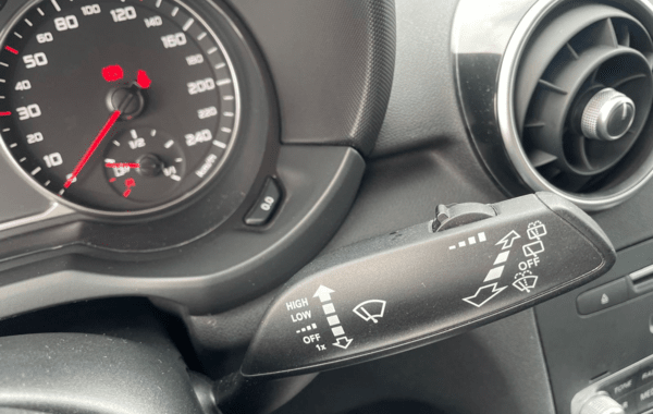 audi-a1-sportback-1-4-tdi-90ch-ultra-ambiente - 976514713